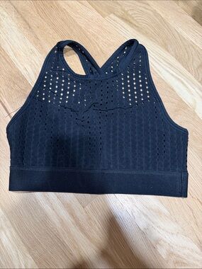 ALALA Woman’s Black Sports Bra M